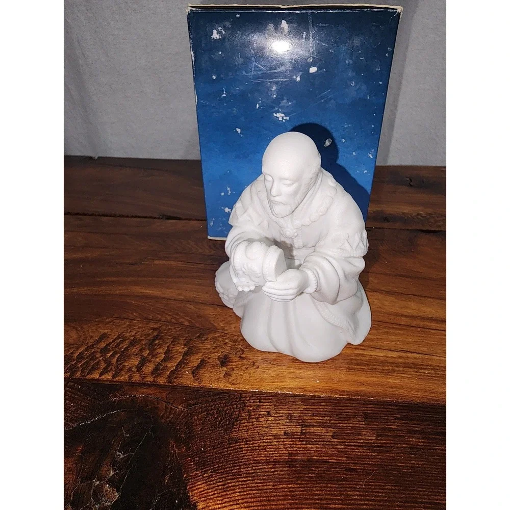 1982 Avon Nativity Collectibles The Magi Melchior‎ Porcelain Figurine